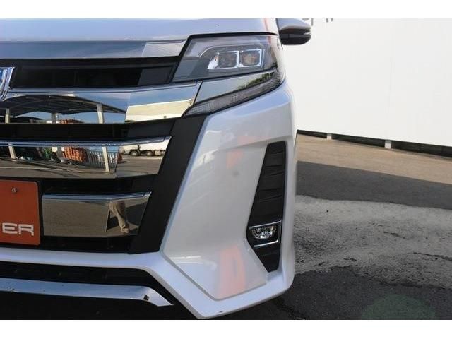 Toyota NOAH HYBRID 2017-08 9471-5