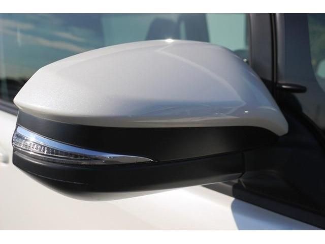 Toyota NOAH HYBRID 2017-08 9471-7