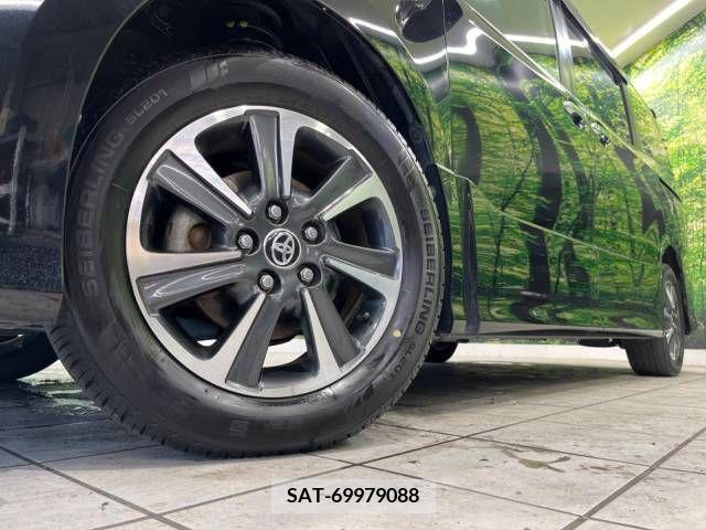 Toyota VOXY 2019-07 370397-14