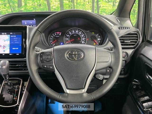 Toyota VOXY 2019-07 370397-12