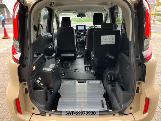 Toyota SIENTA 2023-07 374932-27