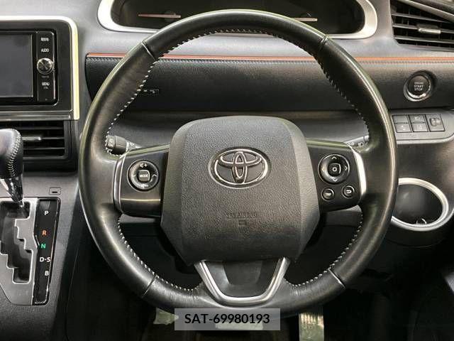 Toyota SIENTA 2017-08 386771-14