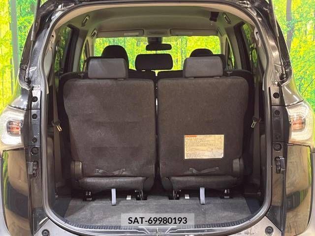 Toyota SIENTA 2017-08 386771-11