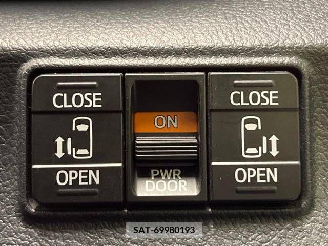 Toyota SIENTA 2017-08 386771-4