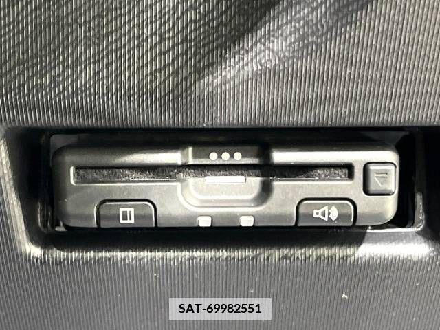 Toyota AQUA 2019-07 336768-3