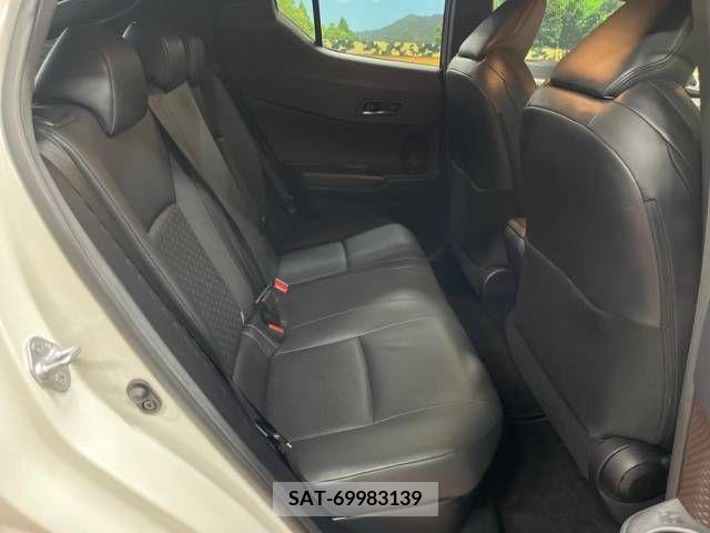 Toyota C-HR 2017-03 338227-9