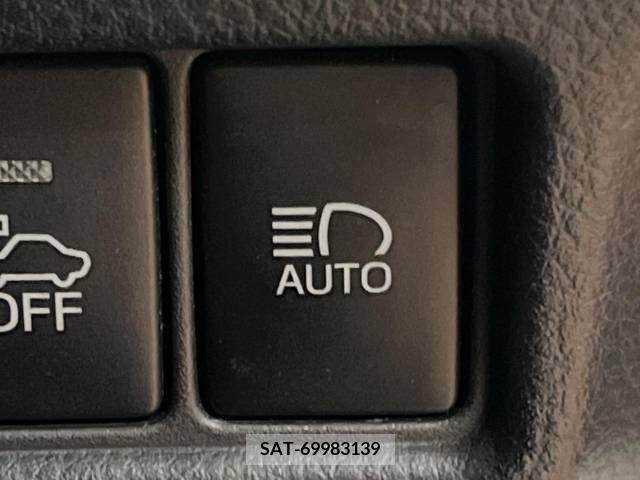 Toyota C-HR 2017-03 338227-6
