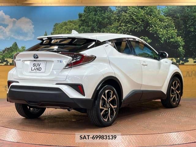 Toyota C-HR 2017-03 338227-16