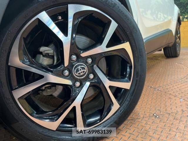Toyota C-HR 2017-03 338227-12