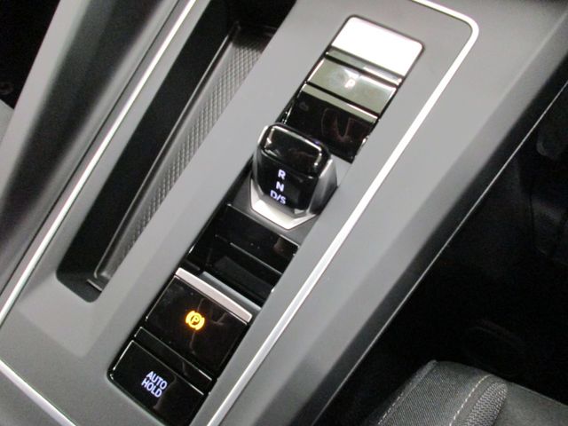 VolksWagen GOLF 2021-06 14547-4
