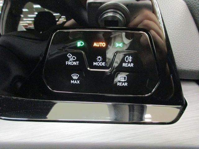 VolksWagen GOLF 2021-06 14547-10