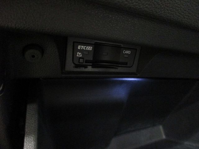 VolksWagen GOLF 2021-06 14547-8