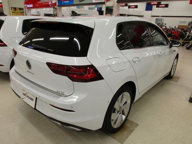VolksWagen GOLF 2021-06 14547-25