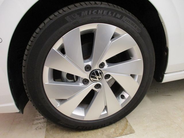 VolksWagen GOLF 2021-06 14547-28