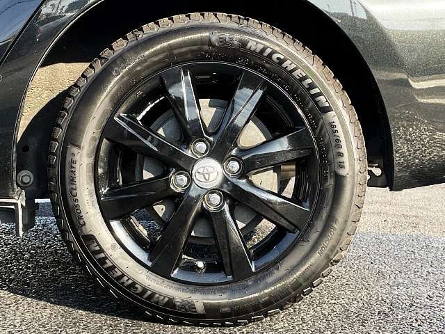 Toyota AQUA 2018-01 15974-3