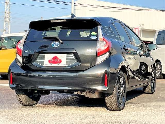 Toyota AQUA 2018-01 15974-2