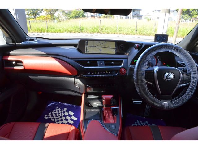 Lexus UX 2019-09 17573-6