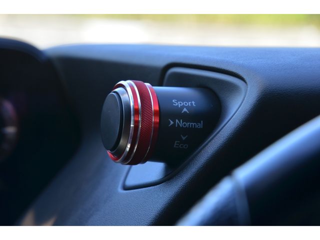 Lexus UX 2019-09 17573-9