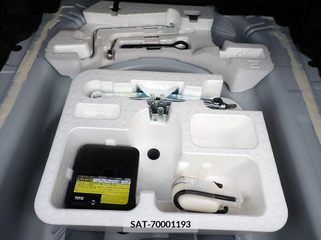 Toyota COROLLA AXIO 2016-07 372798-19