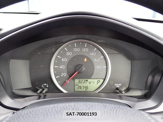 Toyota COROLLA AXIO 2016-07 372798-12