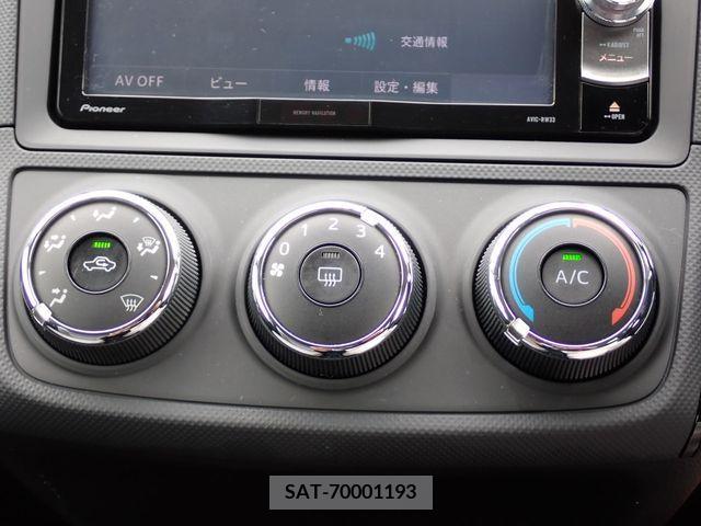 Toyota COROLLA AXIO 2016-07 372798-10