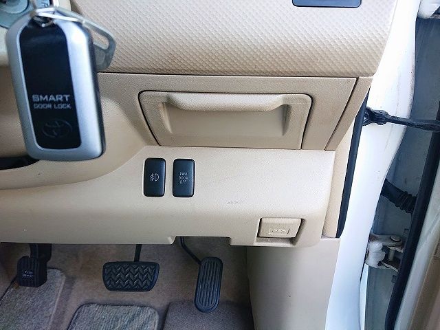 Toyota PORTE 2006-12 188250-21
