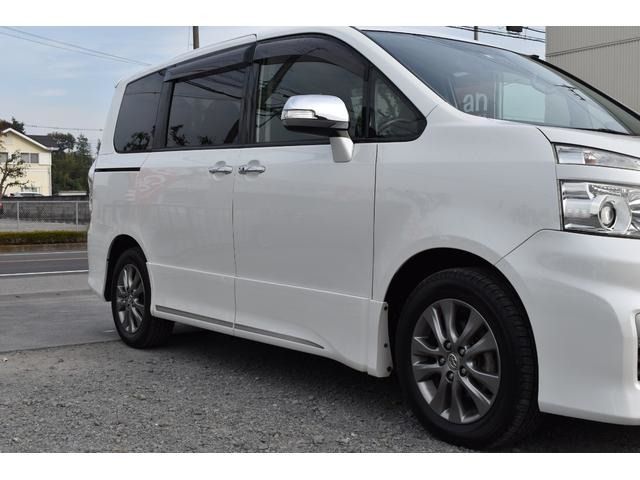Toyota VOXY 2012-01 192658-13