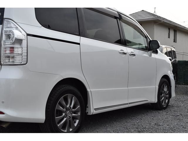 Toyota VOXY 2012-01 192658-16