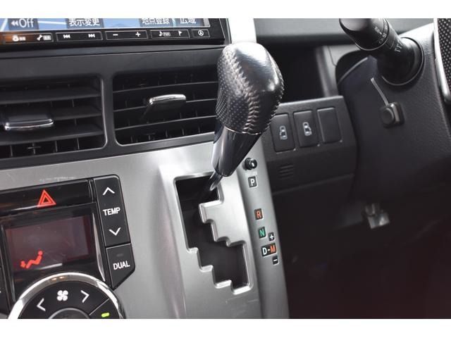 Toyota VOXY 2012-01 192658-9
