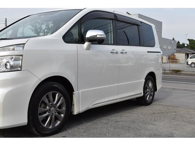 Toyota VOXY 2012-01 192658-14