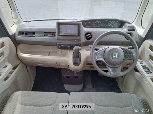 Honda N BOX 2018-06 335116-3