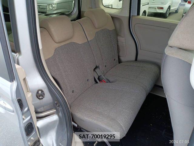 Honda N BOX 2018-06 335116-4