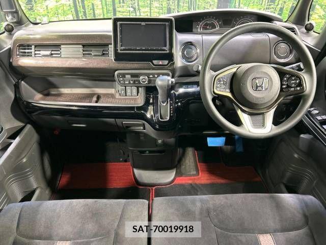 Honda N BOX CUSTOM 2018-05 278897-1