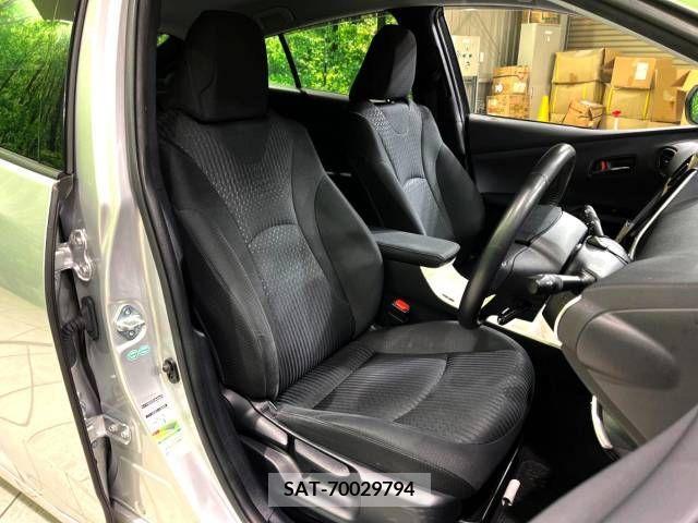 Toyota PRIUS 2016-07 330108-9