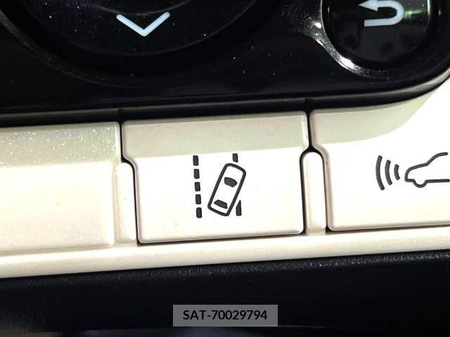 Toyota PRIUS 2016-07 330108-8