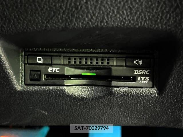Toyota PRIUS 2016-07 330108-6