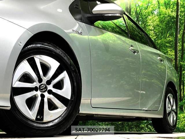 Toyota PRIUS 2016-07 330108-13
