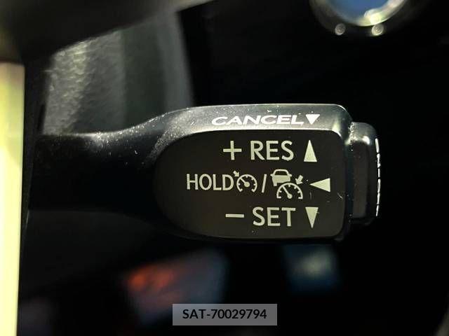 Toyota PRIUS 2016-07 330108-4