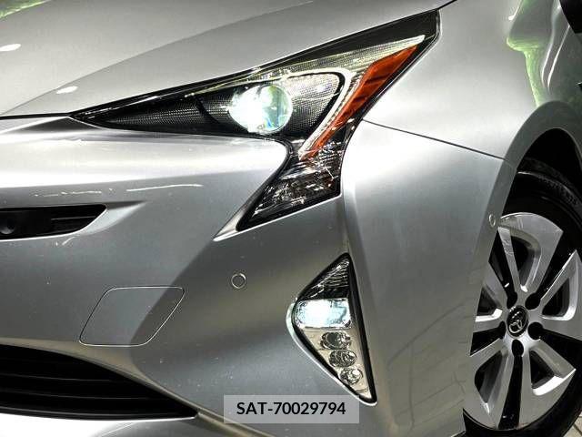 Toyota PRIUS 2016-07 330108-12