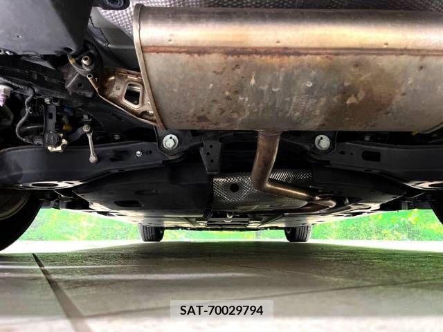 Toyota PRIUS 2016-07 330108-19
