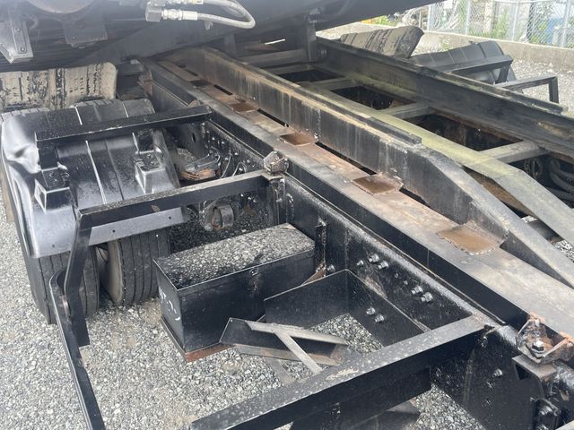 MITSUBISHI FUSO Fighter 2006-01 5130-9