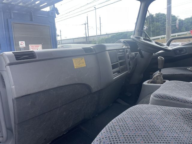 MITSUBISHI FUSO Fighter 2006-01 5130-21