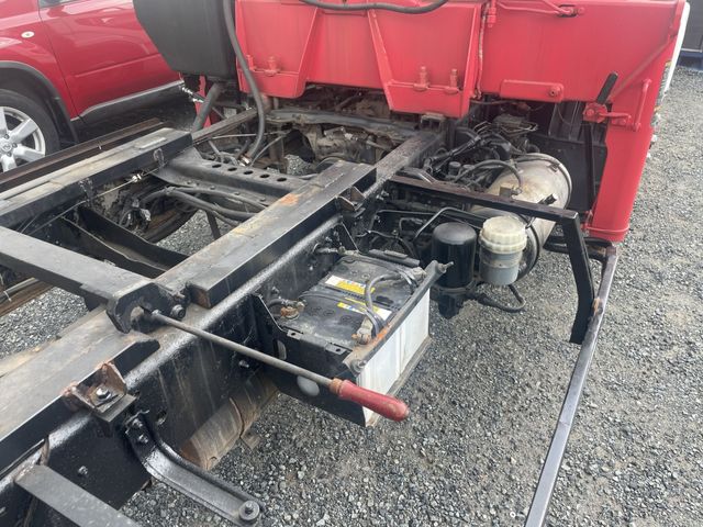 MITSUBISHI FUSO Fighter 2006-01 5130-8
