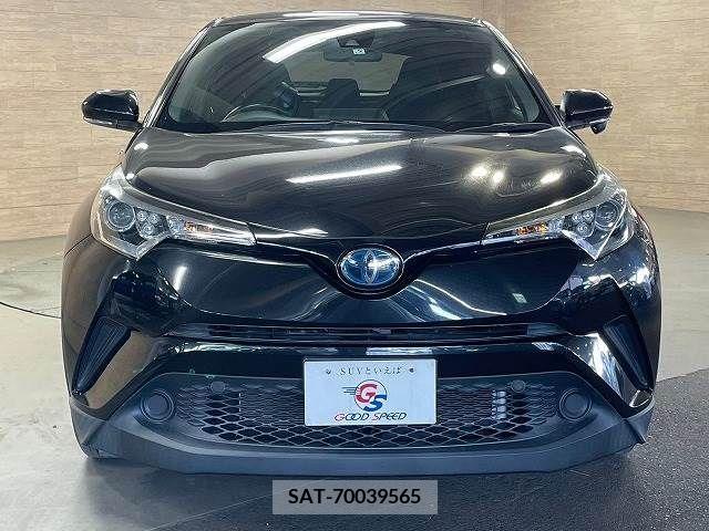 Toyota C-HR 2017-05 322953-11