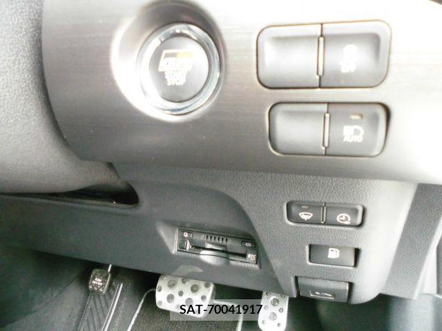Toyota PRIUS PHV 2018-03 256941-13