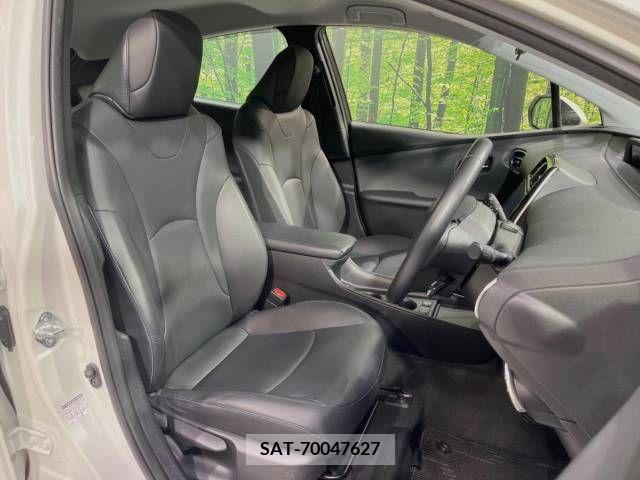 Toyota PRIUS 2019-04 217349-10
