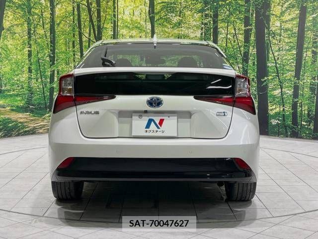 Toyota PRIUS 2019-04 217349-16