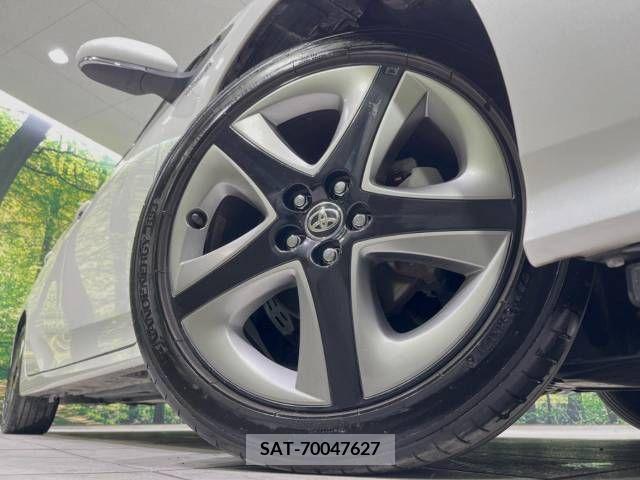 Toyota PRIUS 2019-04 217349-13