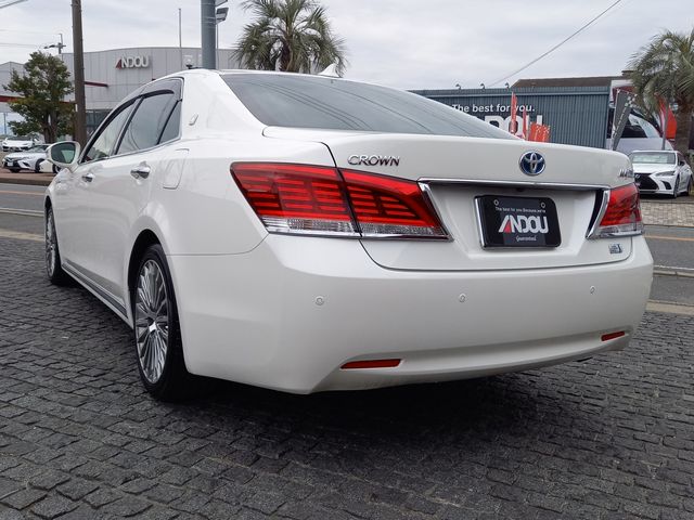 Toyota CROWN MAJESTA 2014-09 835-2