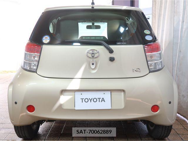 Toyota IQ 2009-03 231642-9